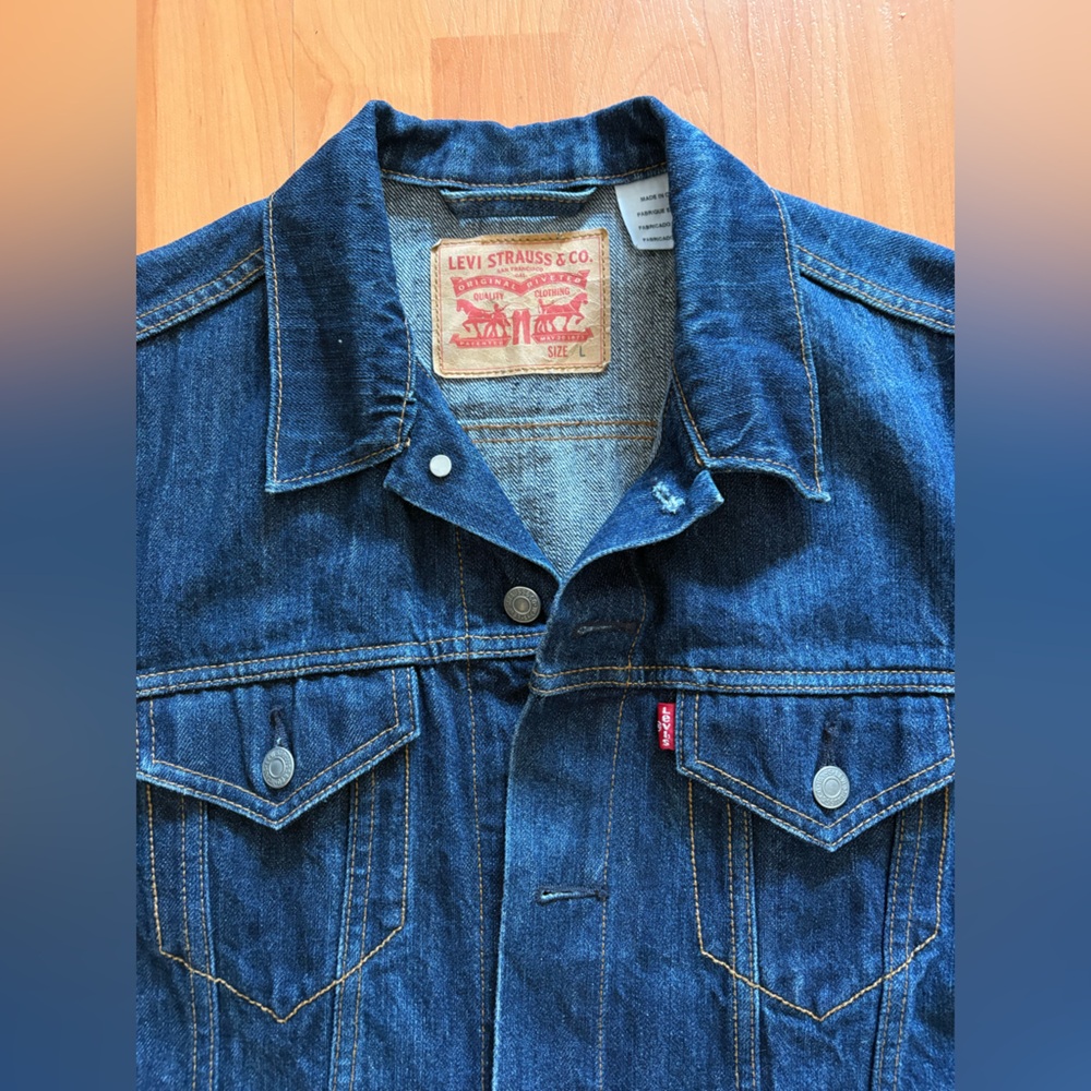 Levi's Men’s Denim Jacket - Picture 3 of 7
